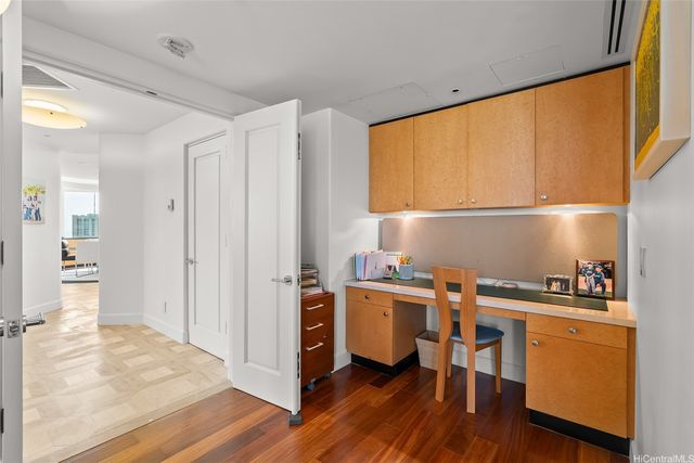 1888 Kalakaua Avenue 3704, Honolulu, HI 96815