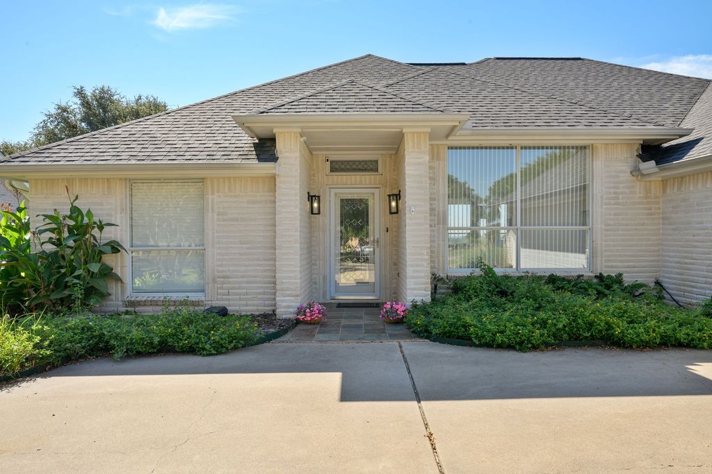 1203 Horizon Court, Granbury, TX 76049 — photo 2