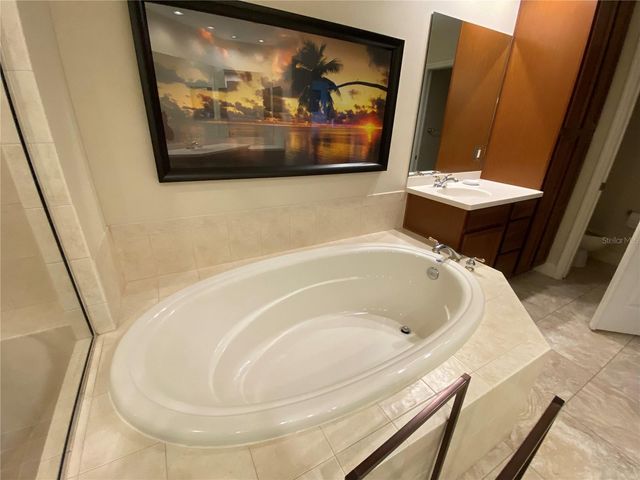 6360 WATERCREST WAY 302, Lakewood Ranch, FL 34202