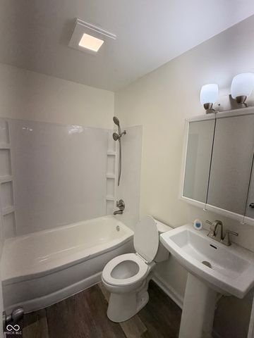 2105 W Purdue Avenue, Muncie, IN 47304