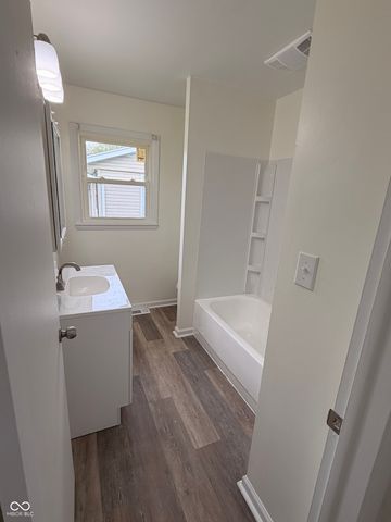 2105 W Purdue Avenue, Muncie, IN 47304