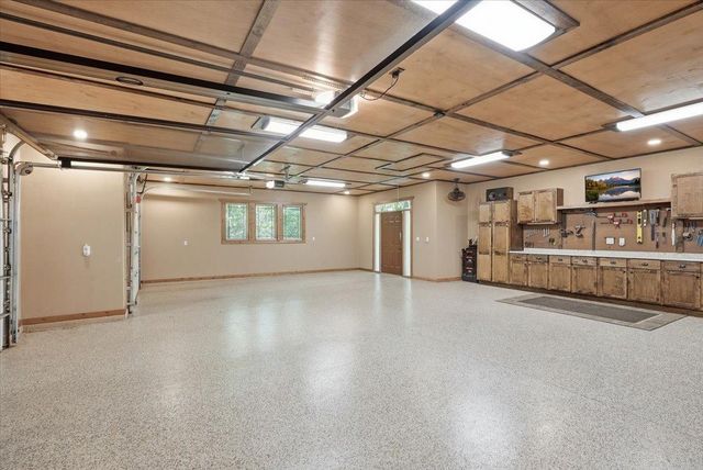 1415 Thelen Farm Trail, Houlton, WI 54082