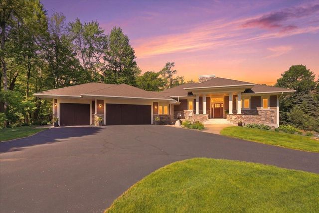 1415 Thelen Farm Trail, Houlton, WI 54082