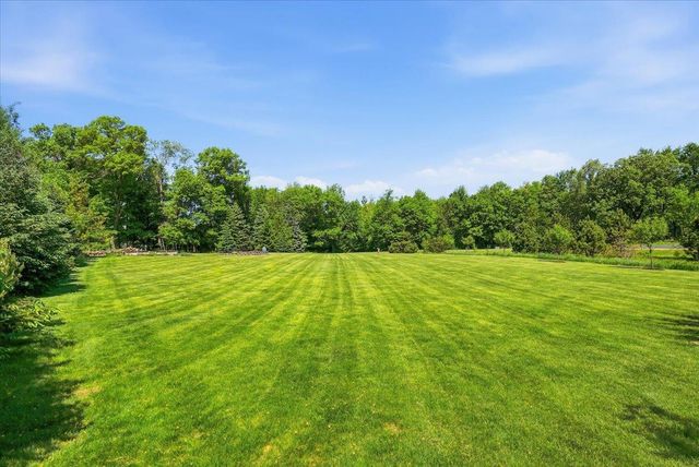 1415 Thelen Farm Trail, Houlton, WI 54082