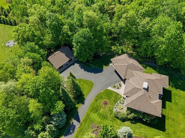 1415 Thelen Farm Trail, Houlton, WI 54082