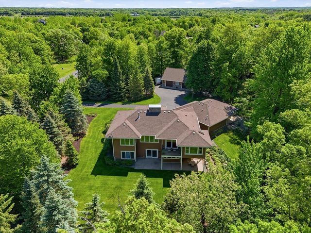 1415 Thelen Farm Trail, Houlton, WI 54082