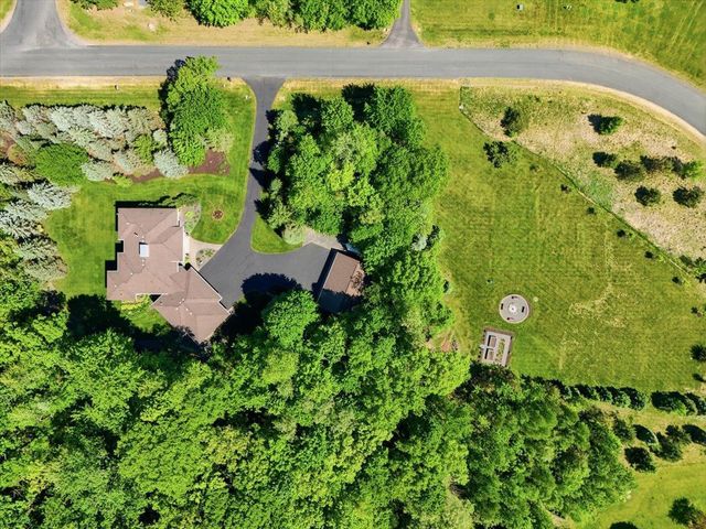 1415 Thelen Farm Trail, Houlton, WI 54082