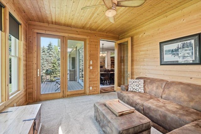 1415 Thelen Farm Trail, Houlton, WI 54082