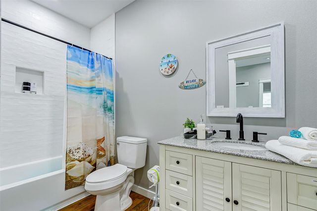 1079 Johnson Road, Gilchrist, TX 77617