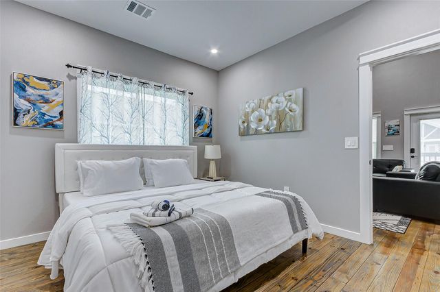 1079 Johnson Road, Gilchrist, TX 77617