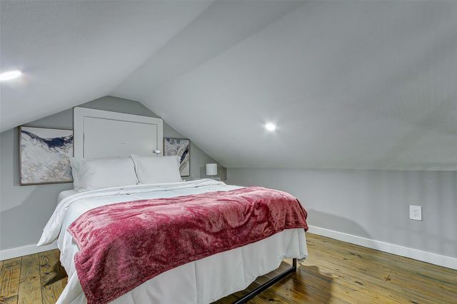 1079 Johnson Road, Gilchrist, TX 77617