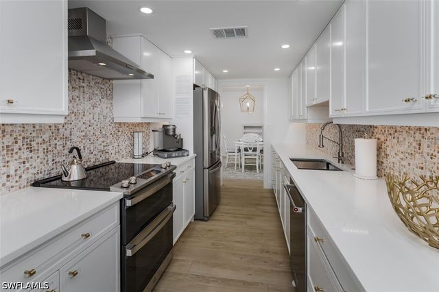 3420 Gulf Shore BLVD N 14, Naples, FL 34103