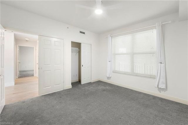 425 Cove Tower DR 403, Naples, FL 34110