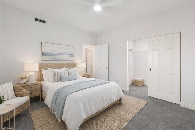 425 Cove Tower DR 403, Naples, FL 34110