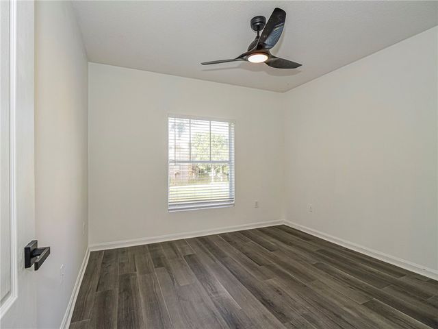 5090 FAIRWAYS Circle H 206, Vero Beach, FL 32967