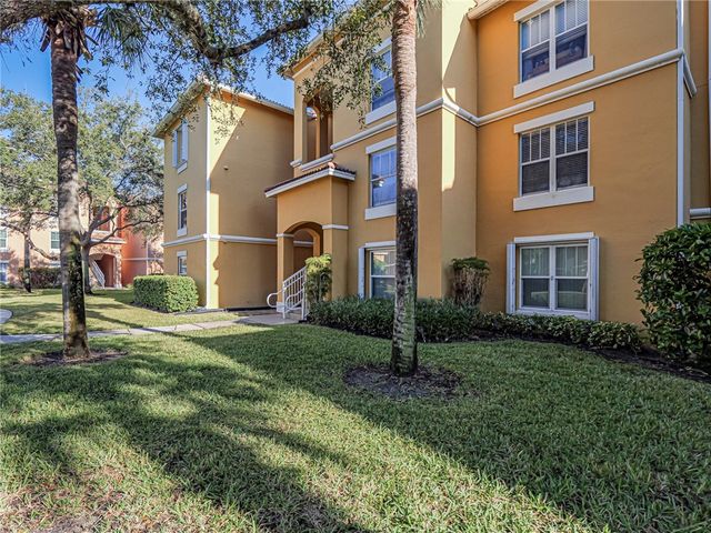 5090 FAIRWAYS Circle H 206, Vero Beach, FL 32967