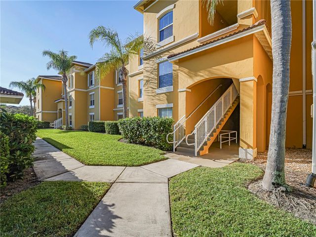 5090 FAIRWAYS Circle H 206, Vero Beach, FL 32967