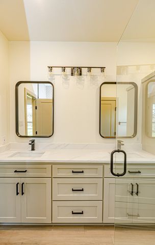 201 Grandview Street, Cleburne, TX 76031