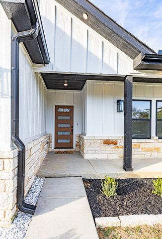 201 Grandview Street, Cleburne, TX 76031