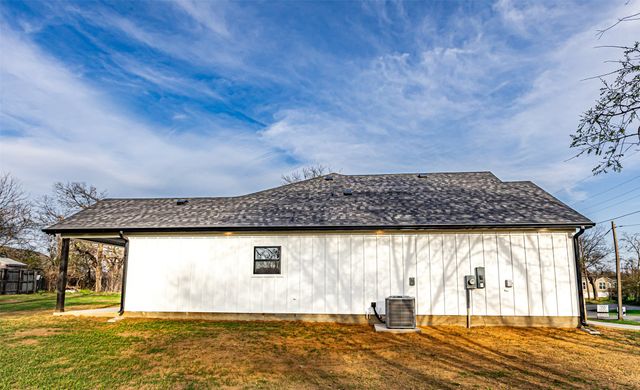 201 Grandview Street, Cleburne, TX 76031