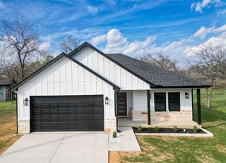 201 Grandview Street, Cleburne, TX 76031