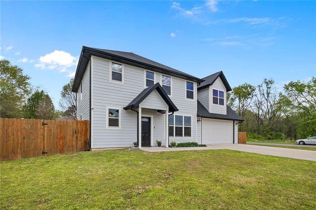 2 Cannich Circle, Bella Vista, AR 72715