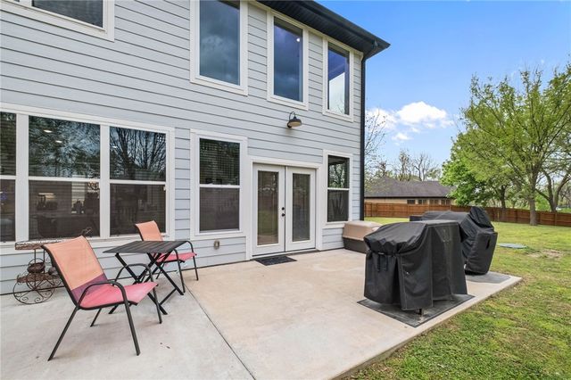 2 Cannich Circle, Bella Vista, AR 72715