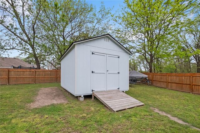 2 Cannich Circle, Bella Vista, AR 72715