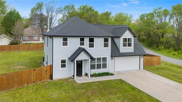 2 Cannich Circle, Bella Vista, AR 72715