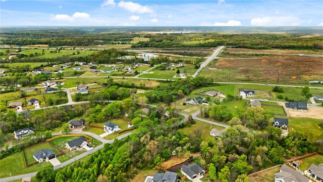 2 Cannich Circle, Bella Vista, AR 72715