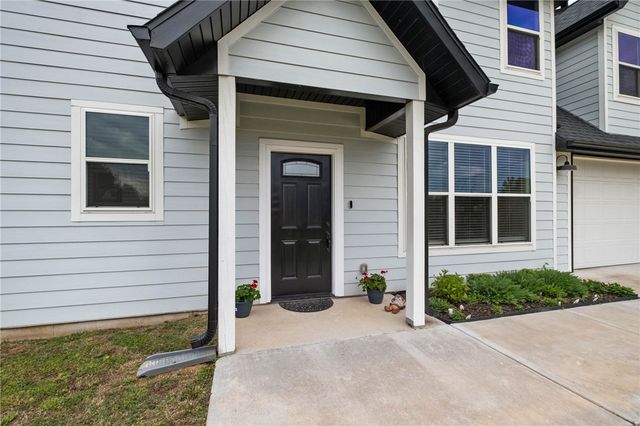 2 Cannich Circle, Bella Vista, AR 72715
