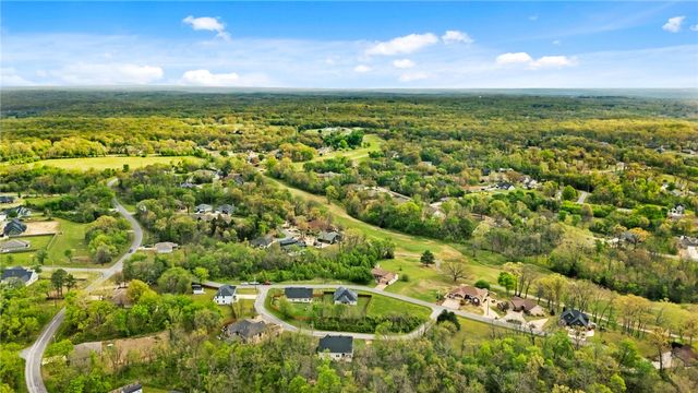 2 Cannich Circle, Bella Vista, AR 72715