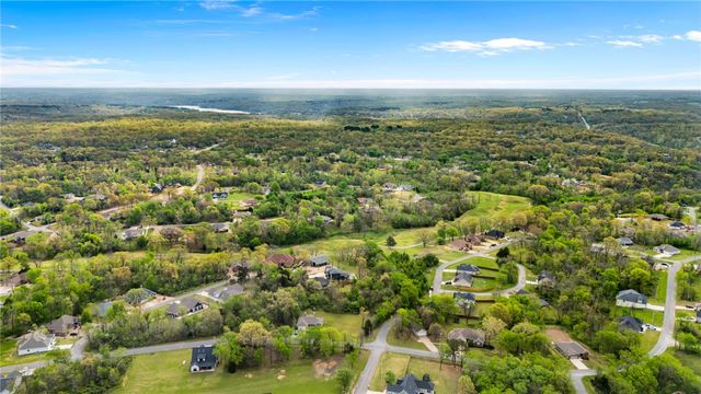 2 Cannich Circle, Bella Vista, AR 72715