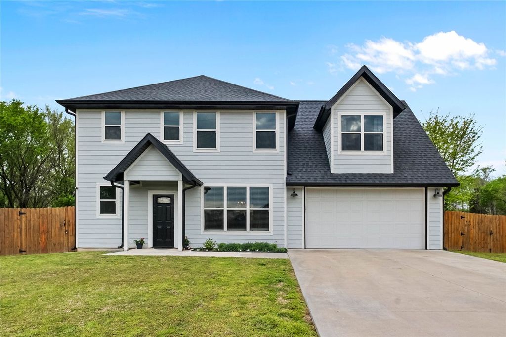 2 Cannich Circle, Bella Vista, AR 72715