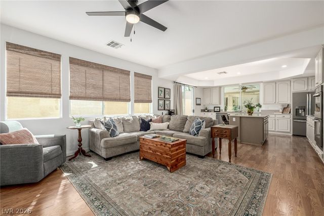 637 Jade Cliffs Lane, Las Vegas, NV 89144