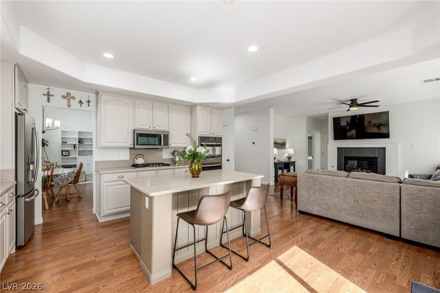 637 Jade Cliffs Lane, Las Vegas, NV 89144