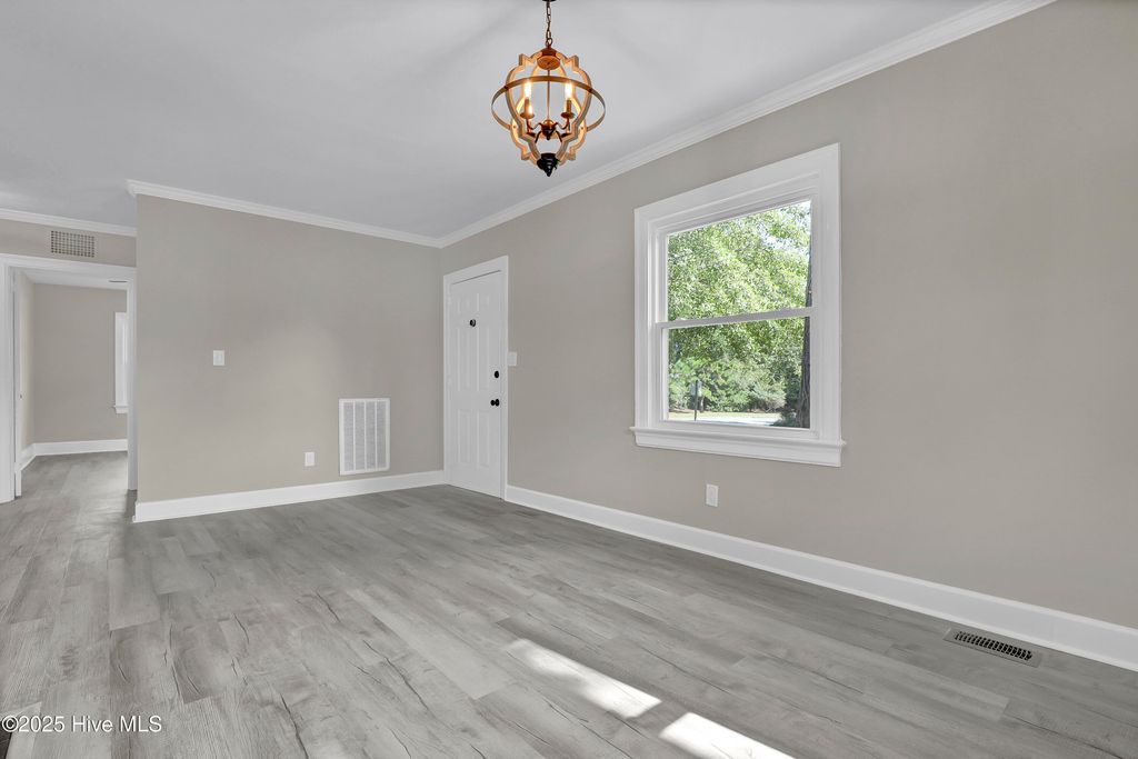 317 Brentwood Avenue, Jacksonville, NC 28540