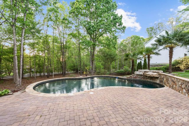 107 Mcauley Court, Mooresville, NC 28117