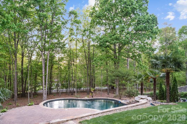 107 Mcauley Court, Mooresville, NC 28117