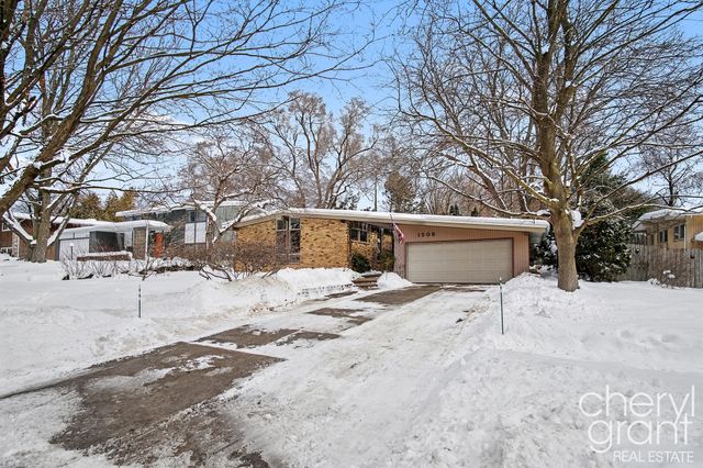 1508 Pinecrest Avenue SE, Grand Rapids, MI 49506