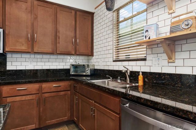 2443 Longstaff Ct., San Marcos, CA 92078