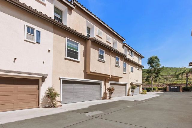 2443 Longstaff Ct., San Marcos, CA 92078