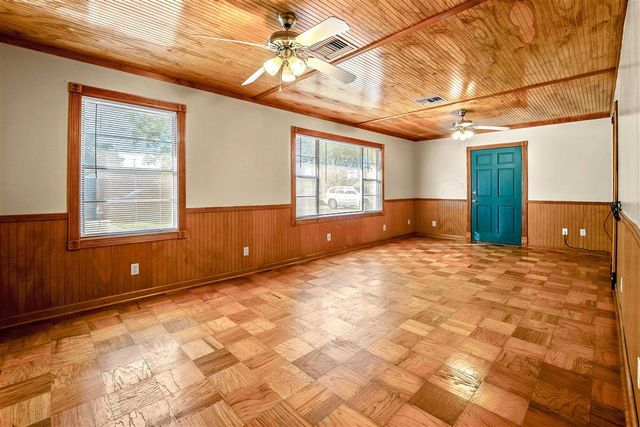 111 Irvin Street, Lake Charles, LA 70605