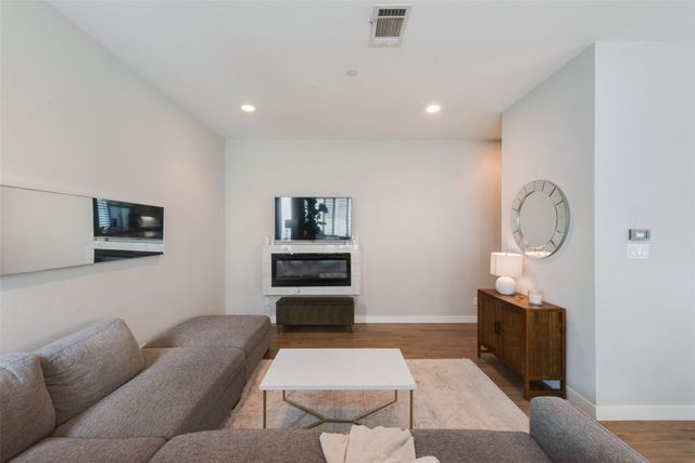 2107 Bennett Avenue 10, Dallas, TX 75206