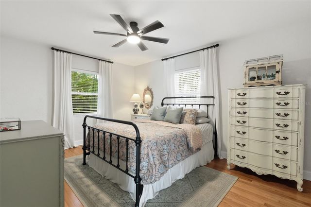 447 28TH AVENUE N, St Petersburg, FL 33704