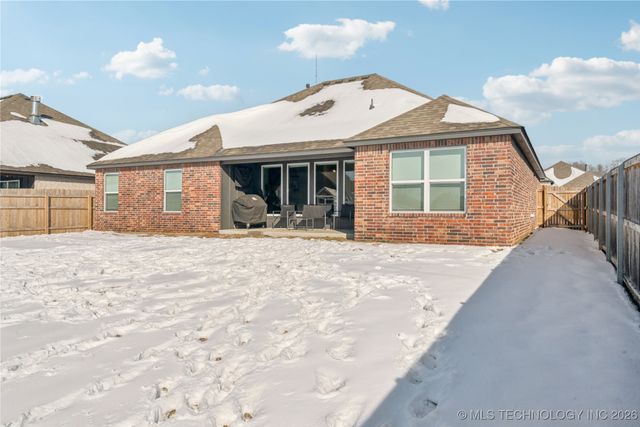 27712 E 107th Street S, Coweta, OK 74429