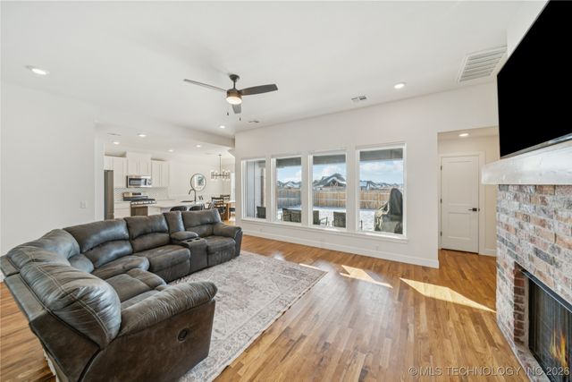 27712 E 107th Street S, Coweta, OK 74429