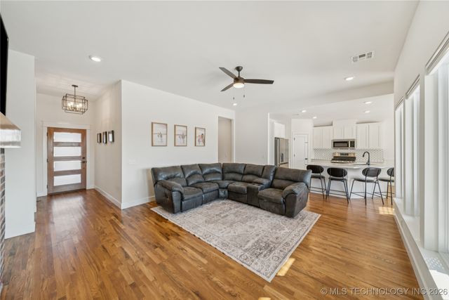 27712 E 107th Street S, Coweta, OK 74429