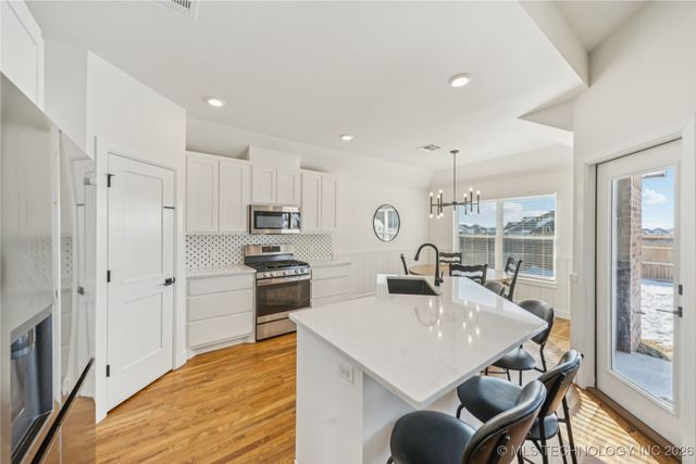 27712 E 107th Street S, Coweta, OK 74429