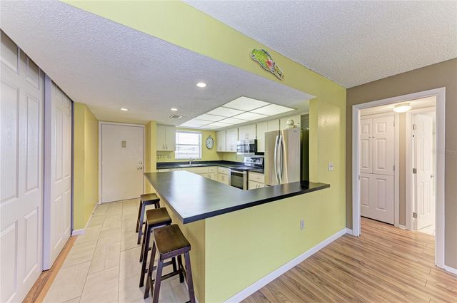 3983 MACEACHEN BOULEVARD 434, Sarasota, FL 34233